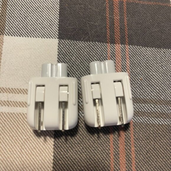 United States to Italy Travel Power Adapter to Connect North American Electrical - Picture 9 of 9